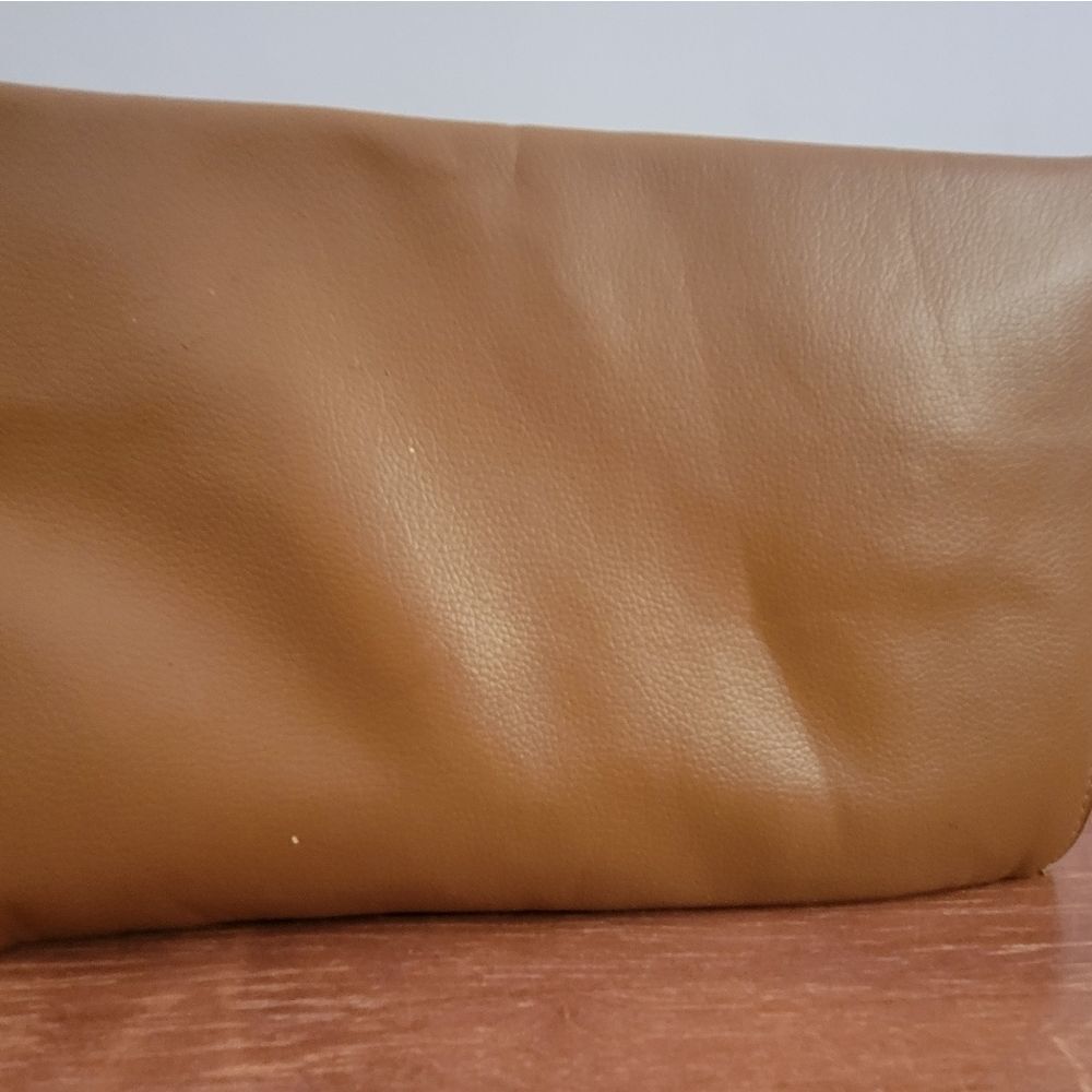 MONOGRAMMED CROSSBODY CLUTCH (ARL INITIALS) - Picture 7 of 16
